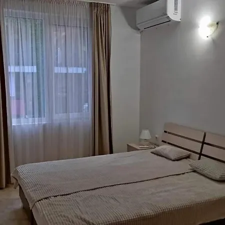 тристаен апартамент- Apartmán *